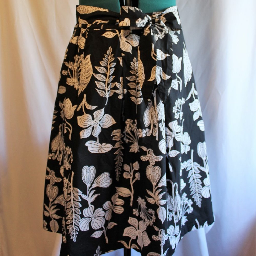 Pleated floral midi skirt